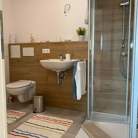 Schoenes Helles 2,5 Zimmer Apartment דירה *